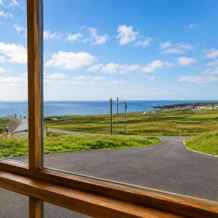 4 Bedroom Traditional With Sea View By Travel Lets Homes *