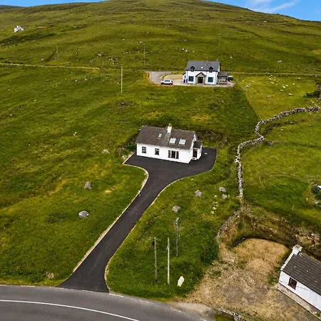4 Bedroom Traditional With Sea View By Travel Lets Homes