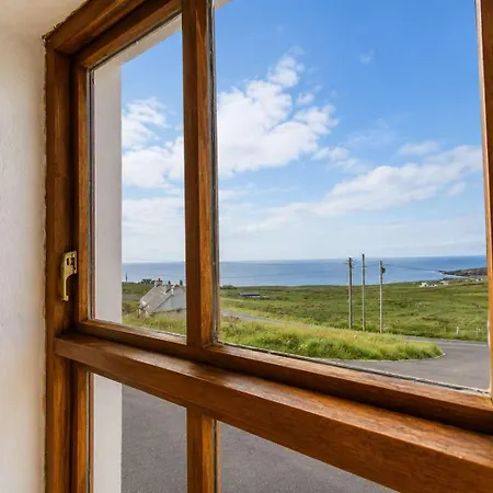 בית נופש 4 Bedroom Traditional With Sea View By Travel Lets Homes *