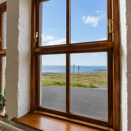 בית נופש 4 Bedroom Traditional With Sea View By Travel Lets Homes גווידור
